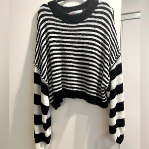 FREE PEOPLE (FP BEACH) SWEATER